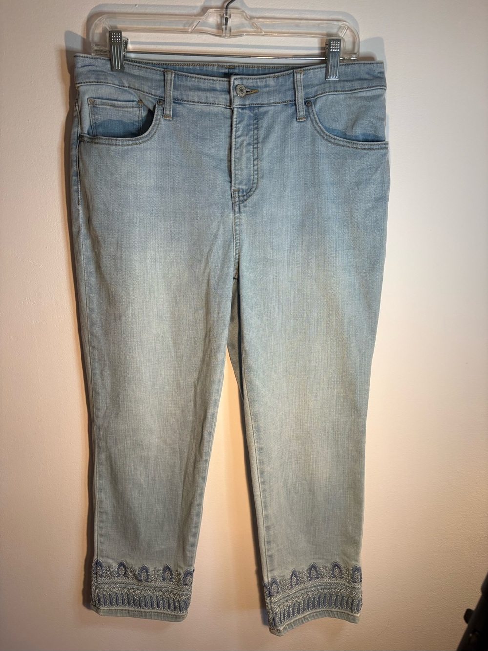 Chico’s So Slimming Girlfriend Slim Leg Crop Jeans Light Wash Embroidered Hem